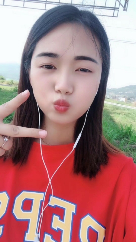深拥必定温暖的第一张照片--镇江相亲服务中心