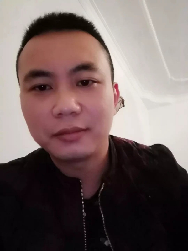 喜闻香气的第一张照片--镇江相亲服务中心