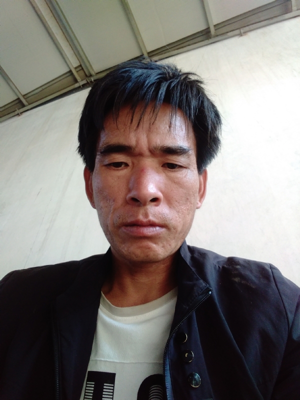 项斌的第一张照片--镇江相亲服务中心