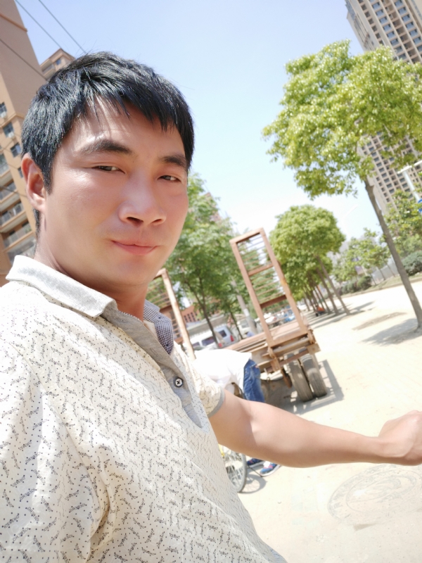 勇哥的第一张照片--镇江相亲服务中心