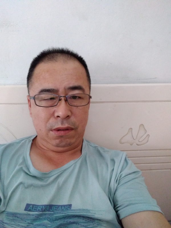 大叔的第一张照片--镇江相亲服务中心