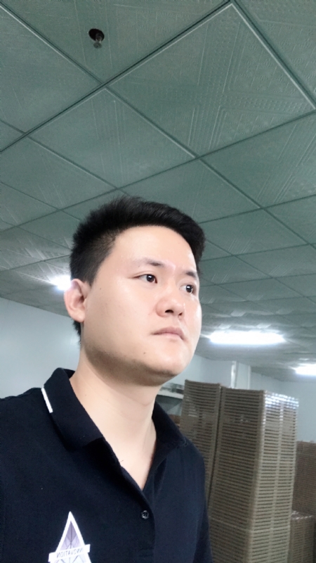 伟的第一张照片--镇江相亲服务中心