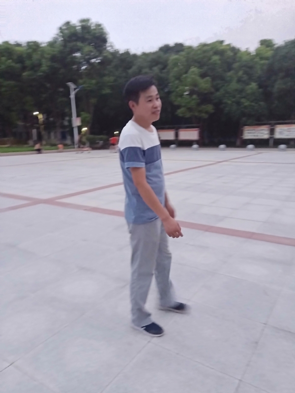 一笑的第一张照片--镇江相亲服务中心
