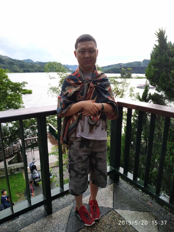 爱情里的俩个人的第一张照片--镇江相亲服务中心