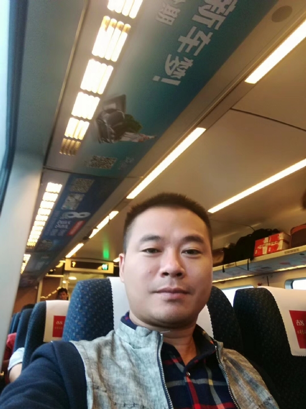 等爱的人的第一张照片--镇江相亲服务中心