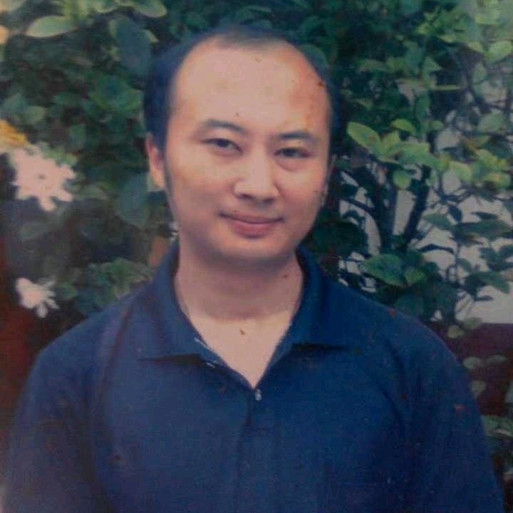 石峰里的生命的第一张照片--镇江相亲服务中心