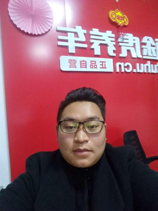 向上倾斜45度的第一张照片--镇江相亲服务中心