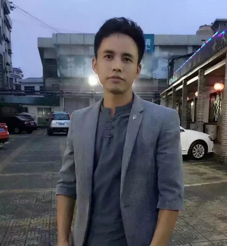 华谢的第一张照片--镇江相亲服务中心