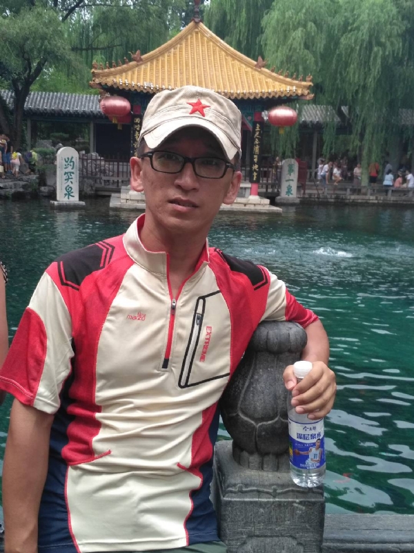 晓峰的第一张照片--镇江相亲服务中心