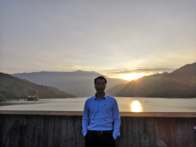 庸人自扰的第一张照片--镇江相亲服务中心