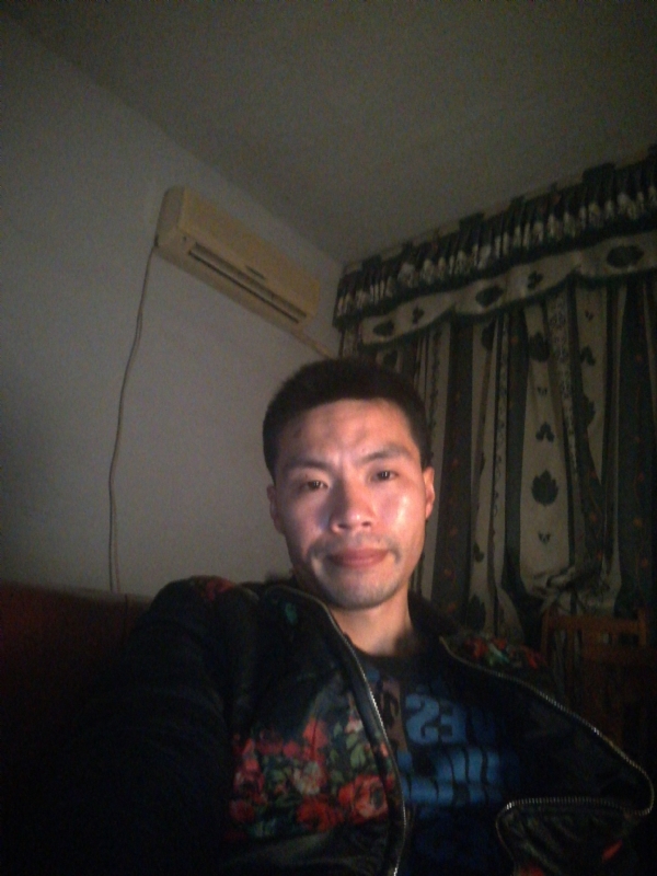 性情男儿的第一张照片--镇江相亲服务中心