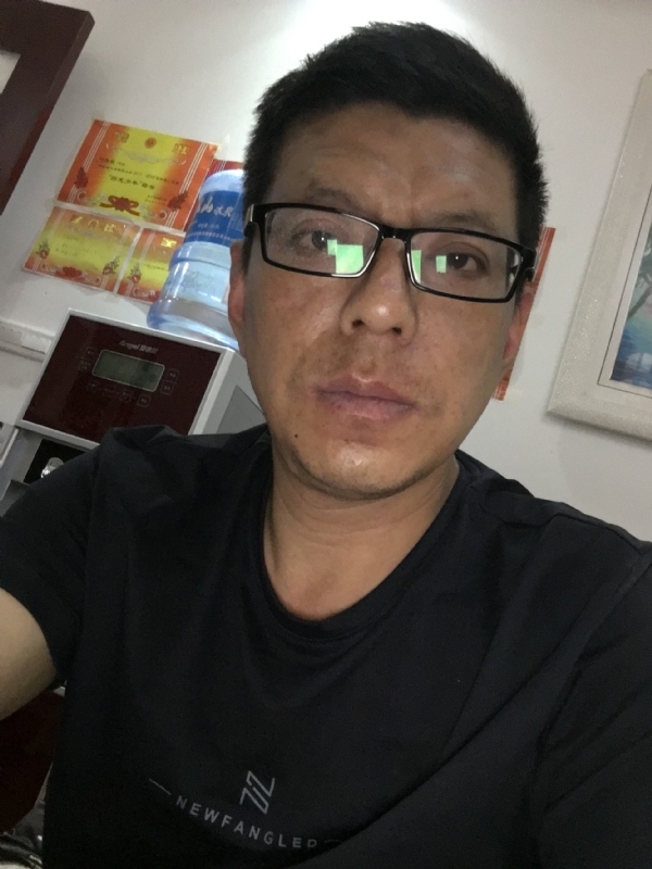 牵手的第三张照片--镇江相亲服务中心