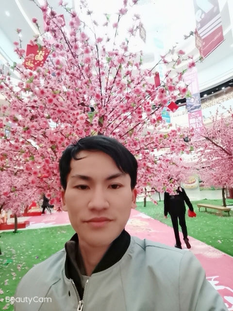 单身一人的第二张照片--镇江相亲服务中心