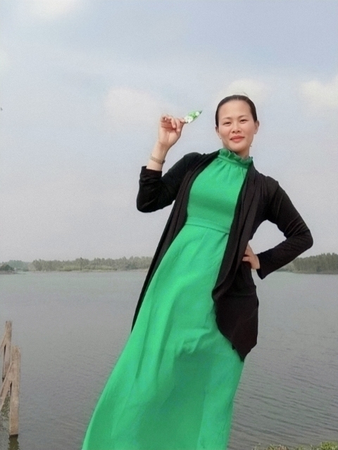 李梅的第二张照片--镇江相亲服务中心