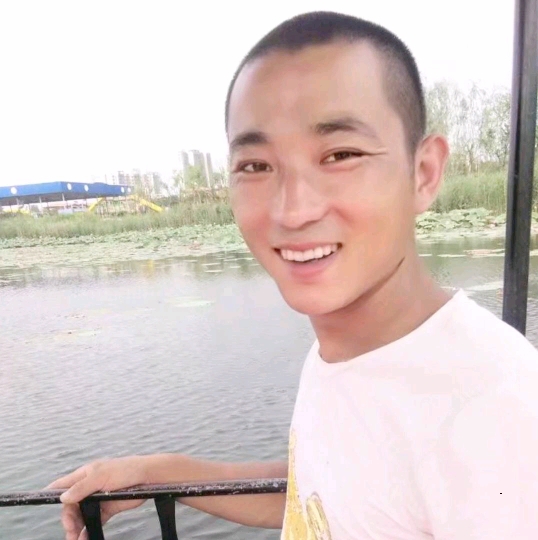 为你等候的第二张照片--镇江相亲服务中心