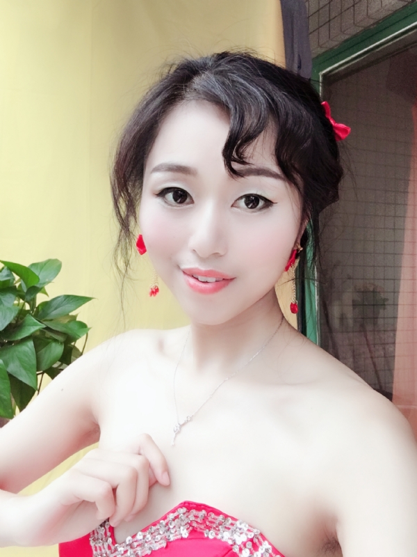 薇薇的第一张照片--镇江相亲服务中心
