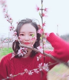 小桌子的第一张照片--镇江相亲服务中心