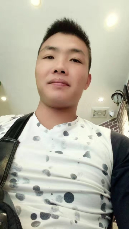 吃生蚝的小乖乖的第一张照片--镇江相亲服务中心
