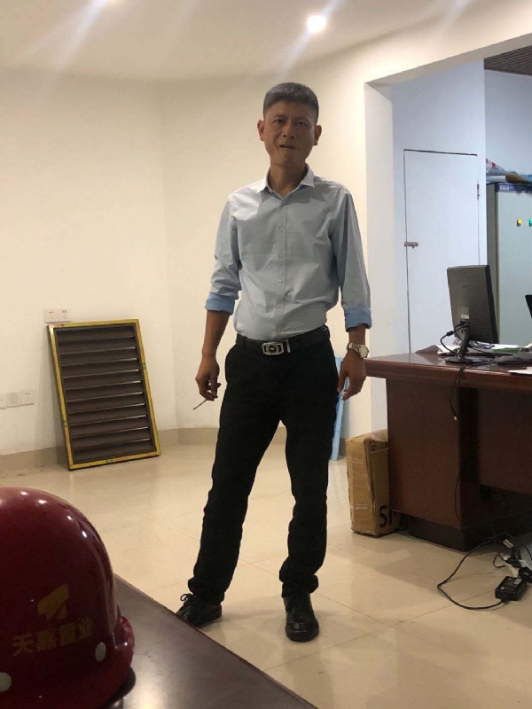 郁闷之中的第一张照片--镇江相亲服务中心