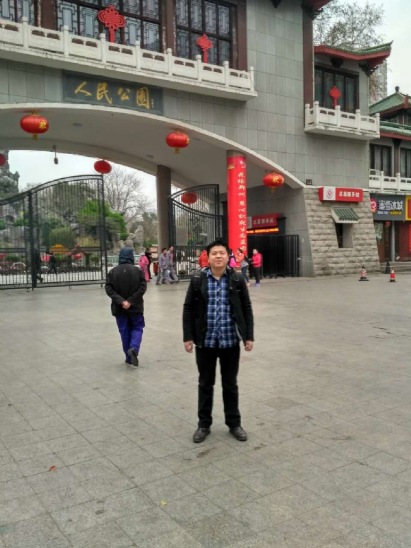 在奋斗的第一张照片--镇江相亲服务中心