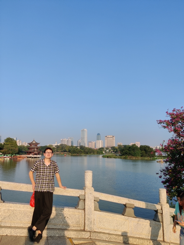 萍水相逢晏的第一张照片--镇江相亲服务中心