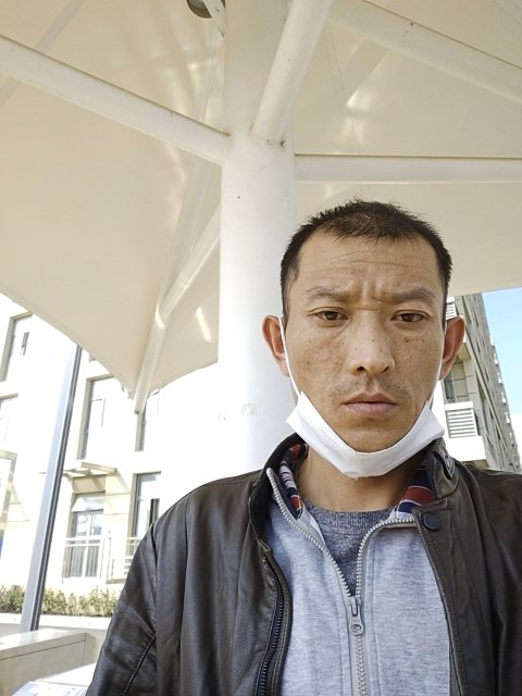 孤狼的第一张照片--镇江相亲服务中心