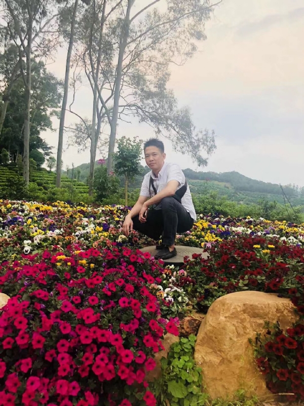 小郑的第一张照片--镇江相亲服务中心