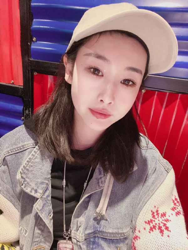 玲珑的第一张照片--镇江相亲服务中心