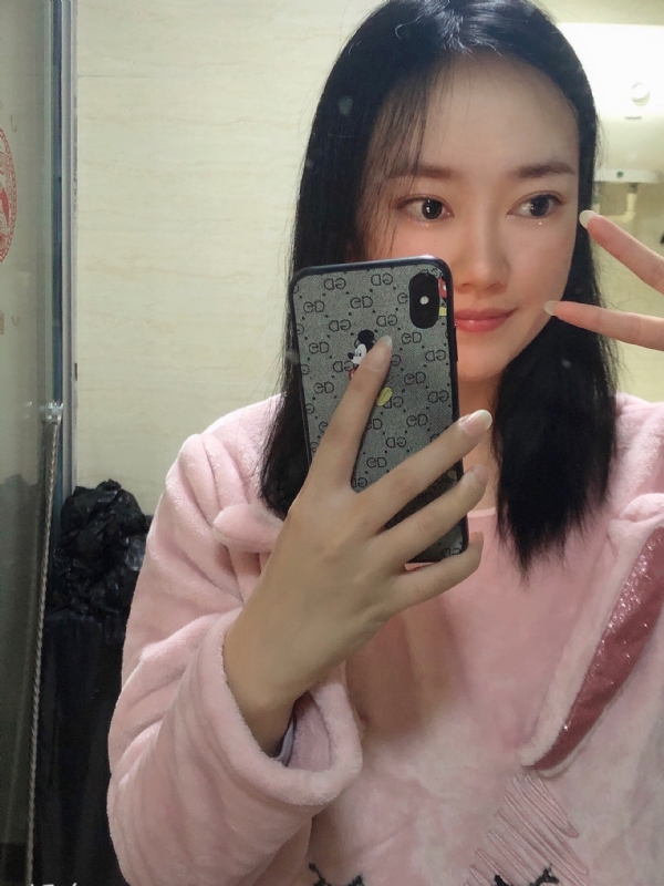 叶落知秋的第一张照片--镇江相亲服务中心