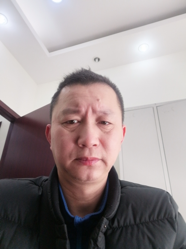 相视而笑的第一张照片--镇江相亲服务中心