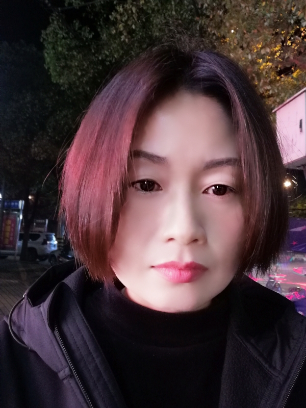 风中百合的第一张照片--镇江相亲服务中心