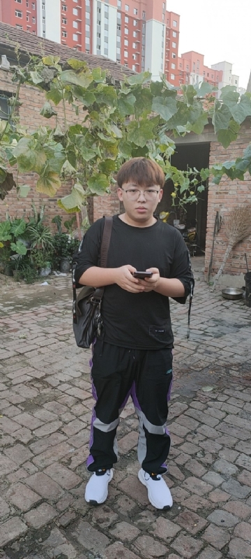 辛禹的第二张照片--镇江相亲服务中心