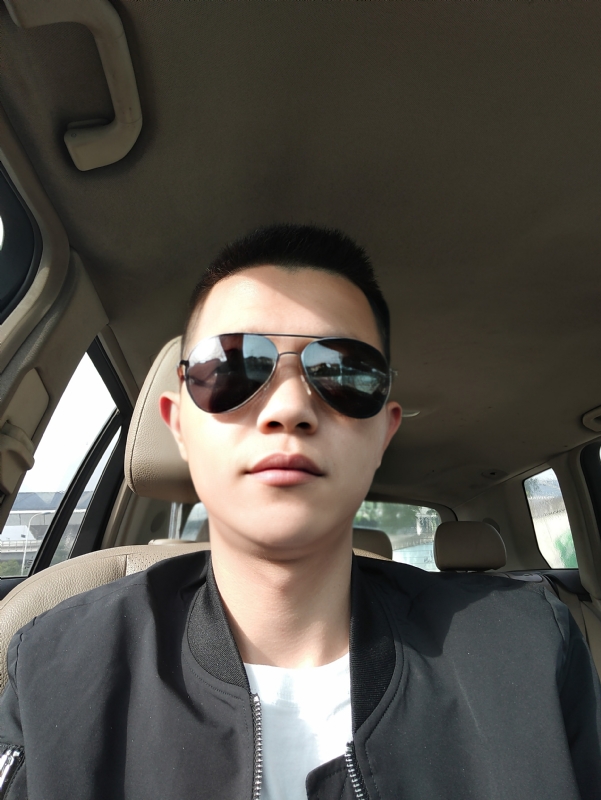葛先生的第二张照片--镇江相亲服务中心