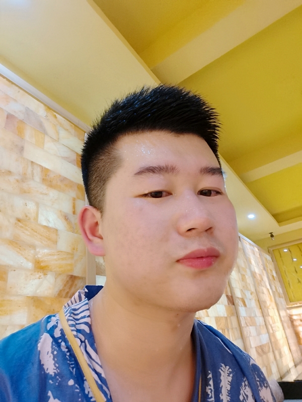 六月与阿十二的第一张照片--镇江相亲服务中心