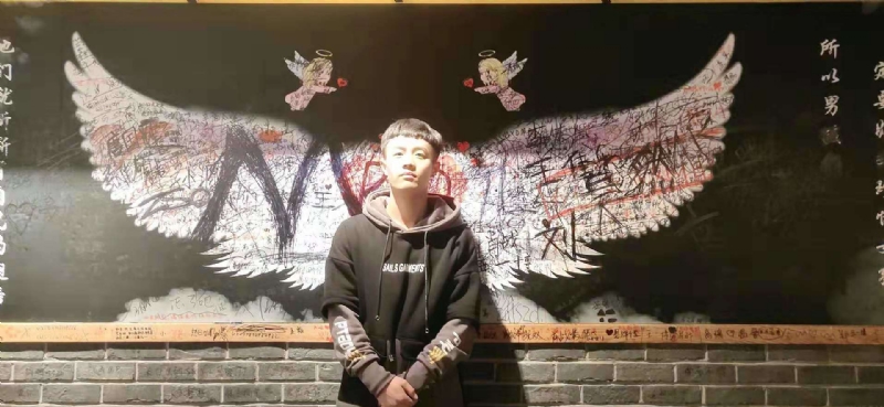 水彩画师的第一张照片--镇江相亲服务中心