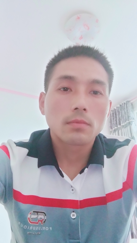 染红尘世的第一张照片--镇江相亲服务中心