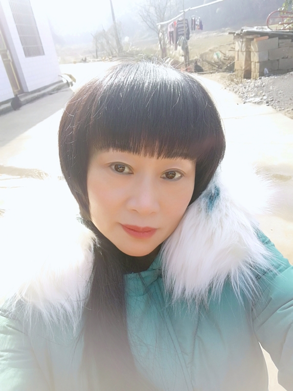 金鱼儿的第一张照片--镇江相亲服务中心