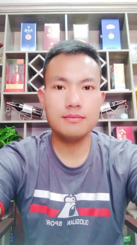 钱乾的第一张照片--镇江相亲服务中心