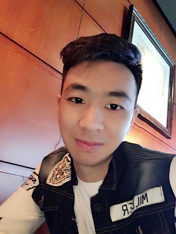 滞后的微笑的第三张照片--镇江相亲服务中心