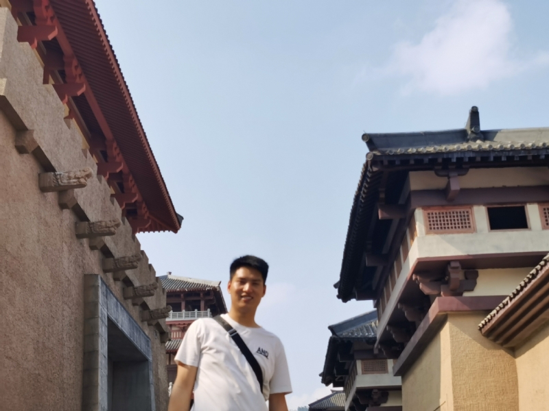咸鱼不闲的第二张照片--镇江相亲服务中心