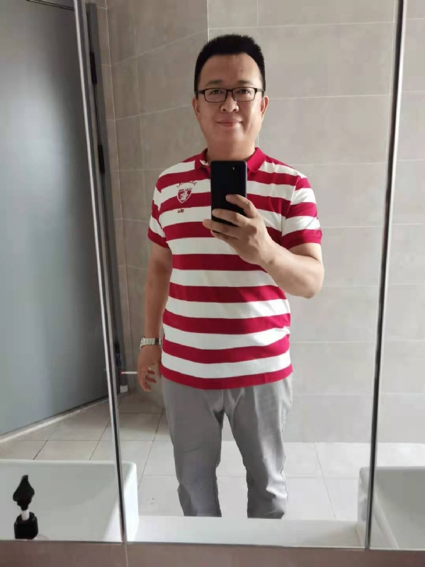 行走的打桩机的第一张照片--镇江相亲服务中心