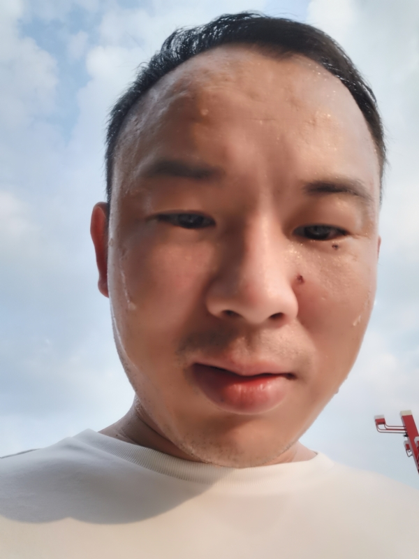 唐老鸭的第一张照片--镇江相亲服务中心