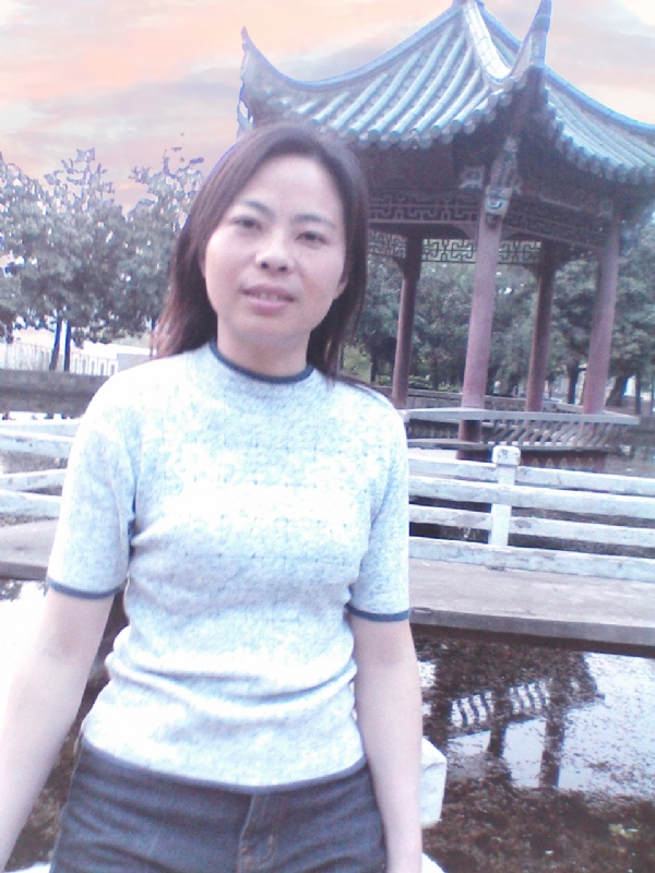 小草的第三张照片--镇江相亲服务中心
