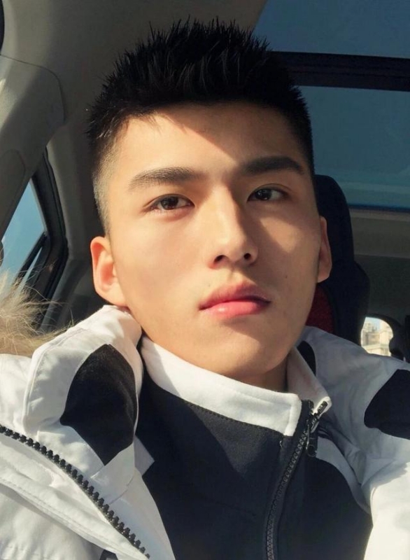飞翔的第一张照片--镇江相亲服务中心