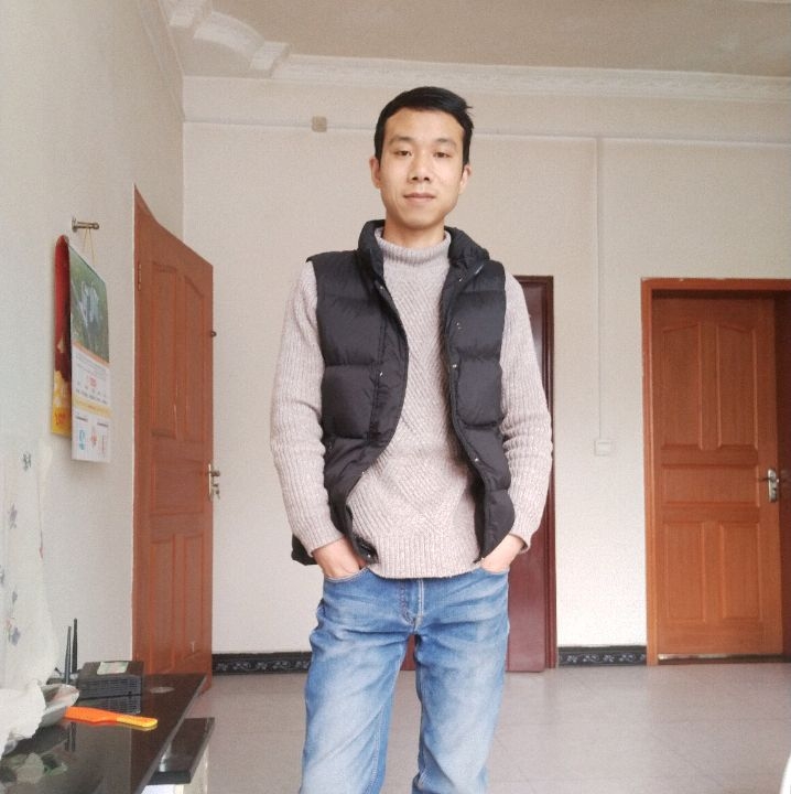 小伙子的第一张照片--镇江相亲服务中心