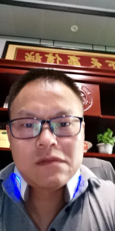 模具工匠的第一张照片--镇江相亲服务中心