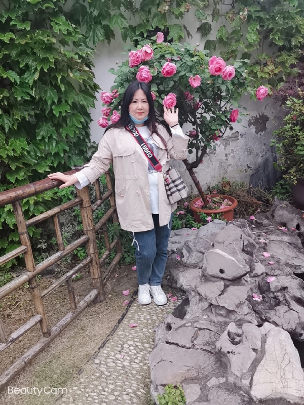 乖乖一女的第三张照片--镇江相亲服务中心