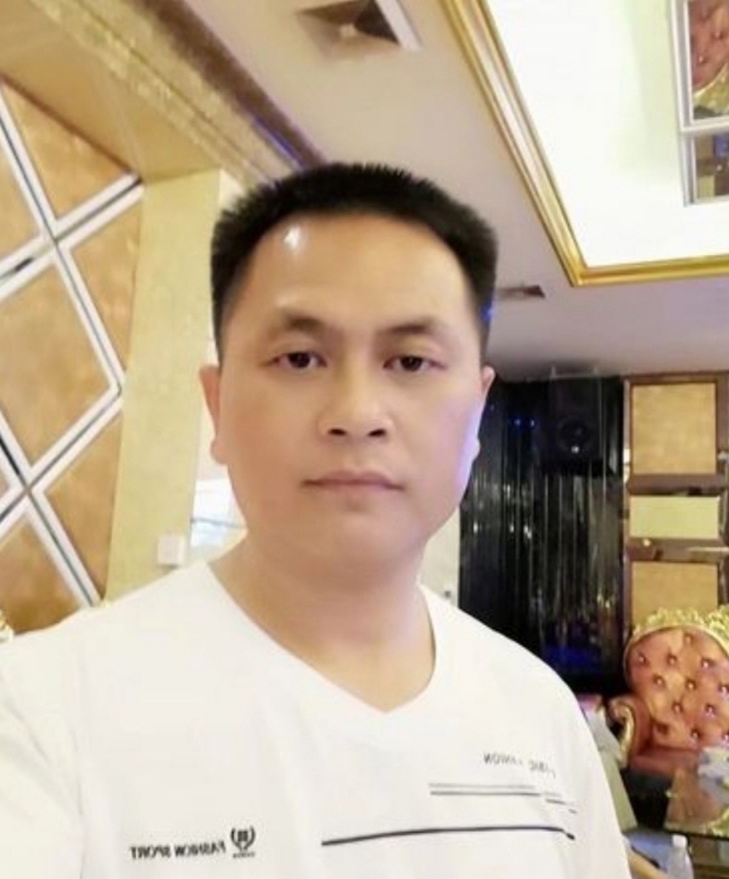 小梁的第二张照片--镇江相亲服务中心