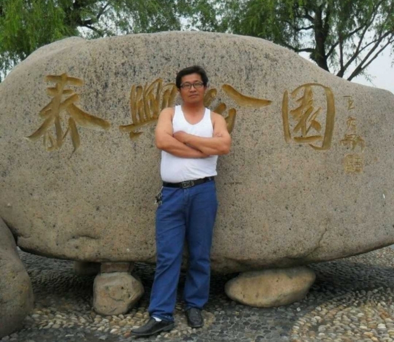 黑哥的第一张照片--镇江相亲服务中心