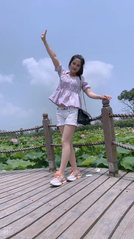 秋水伊人的第二张照片--镇江相亲服务中心